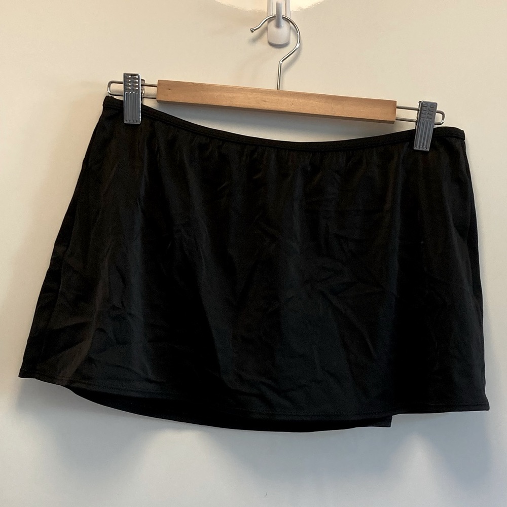 Victoria’s Secret swim skirt size L